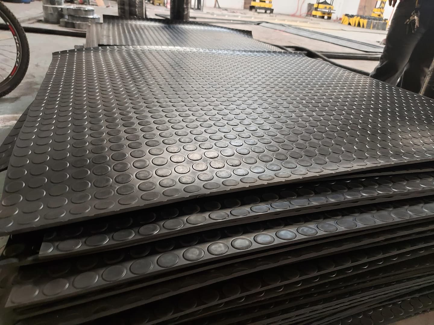 Round Stud Rubber Matting Sheet