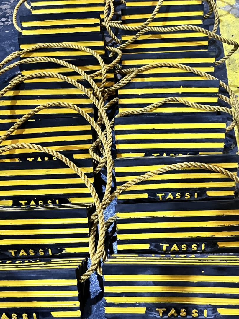 Rubber Wheel Chock With Rope